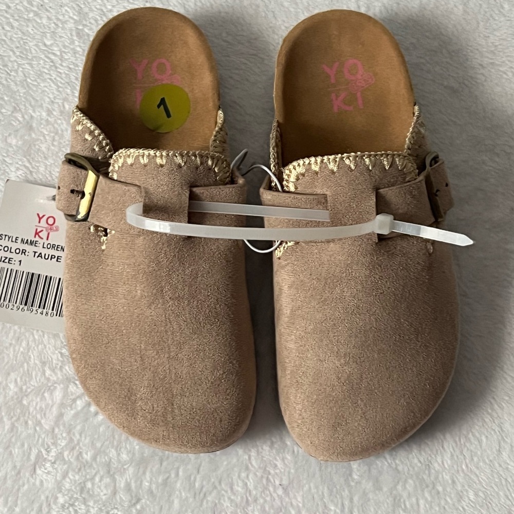 Yoki Kids Super Cute Comfy‎ Slip on Taupe Slippers, Size 1, NWT